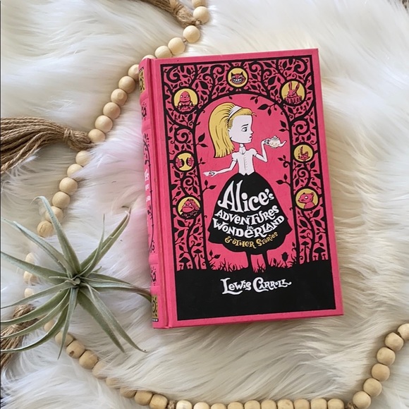 Other - Alice in wonderland collectible copy book